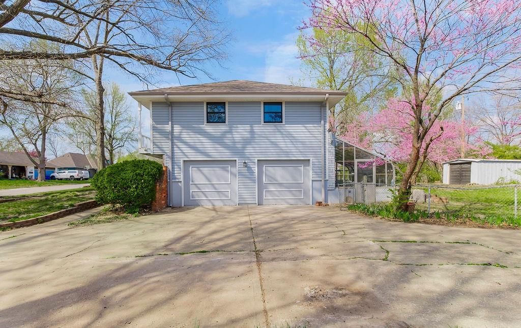 12707 Crystal Avenue — photo 32