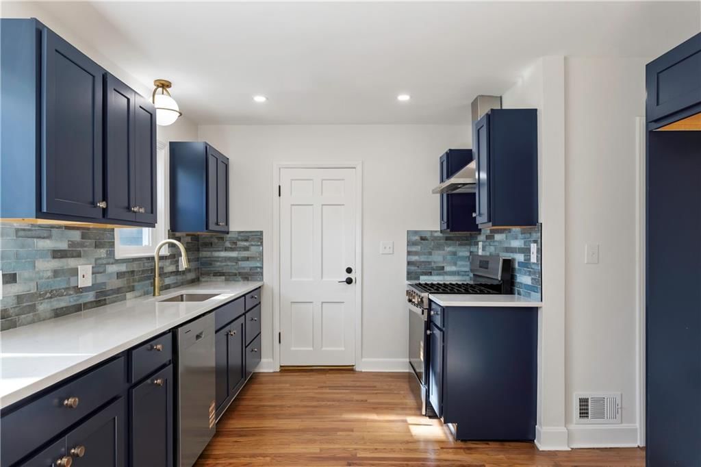 5232 Clark Drive — photo 10