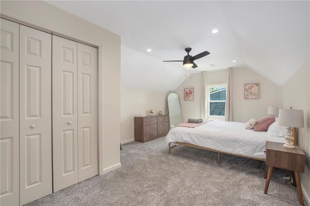 8137 WARD Parkway — photo 16