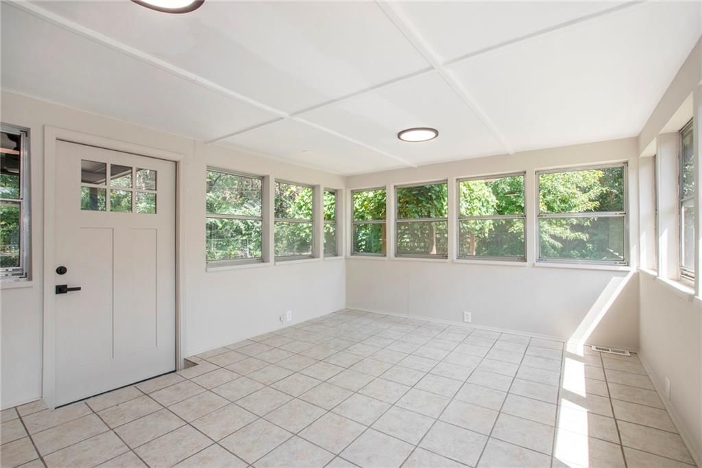 8137 WARD Parkway — photo 18