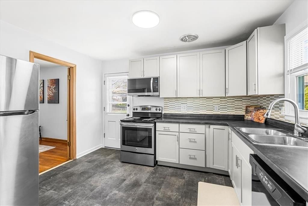 4932 NE Chouteau Drive — photo 10