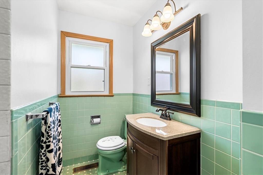 4932 NE Chouteau Drive — photo 16