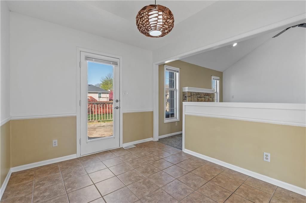 2524 N 107th Terrace — photo 9