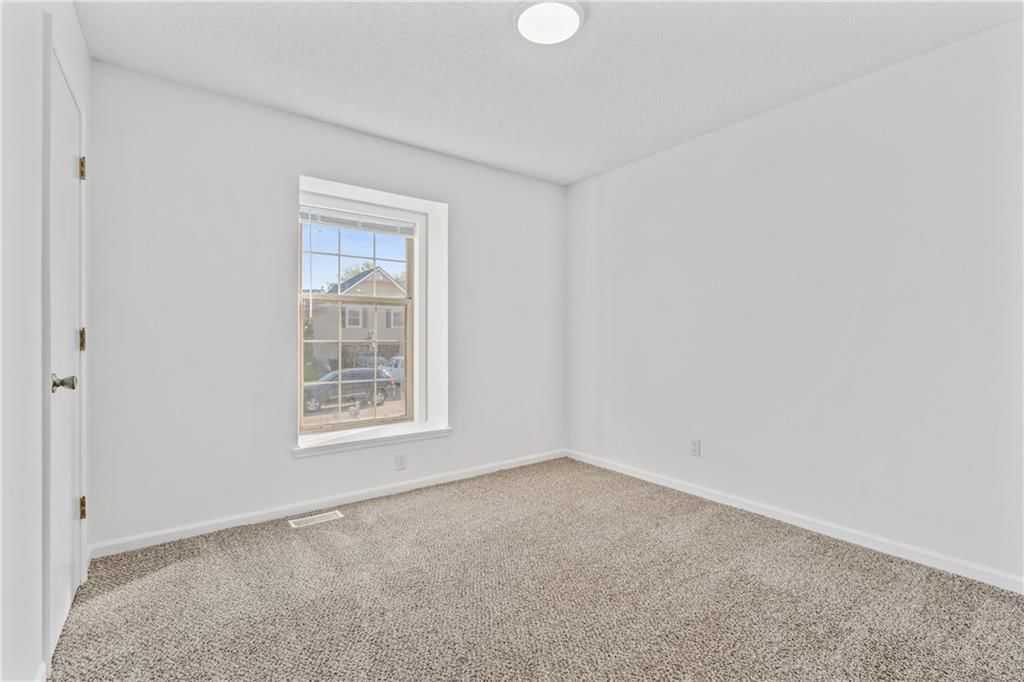 2524 N 107th Terrace — photo 18