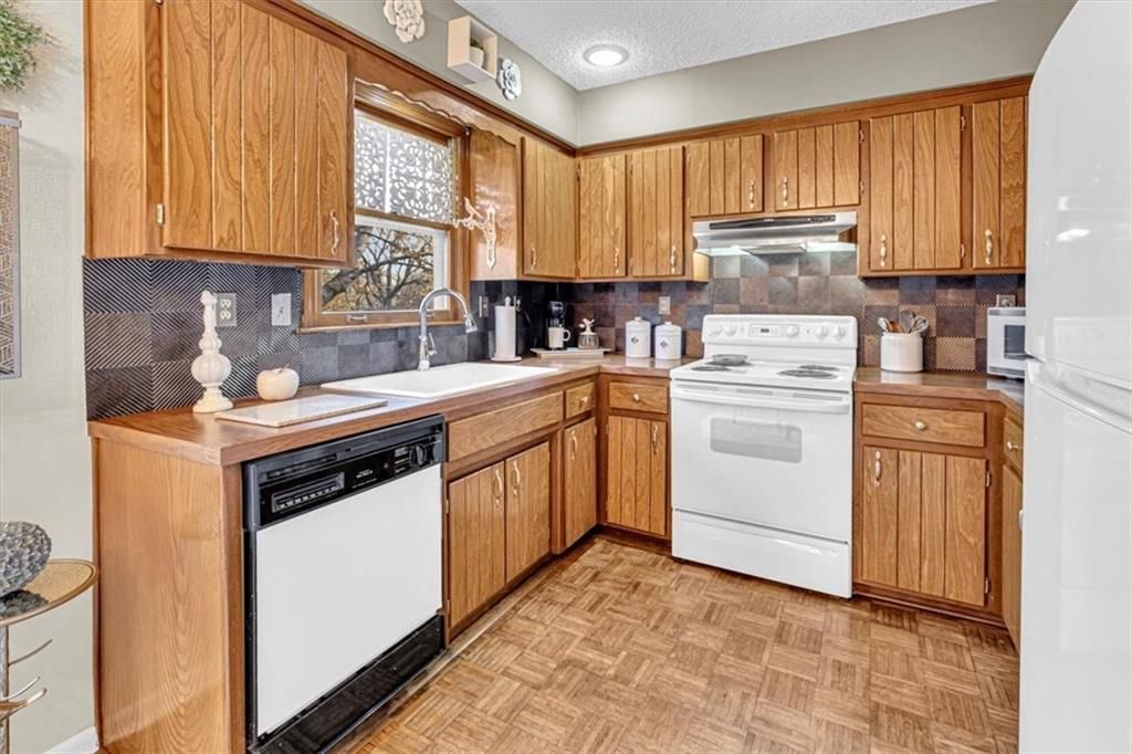 1202 W Main Street — photo 7