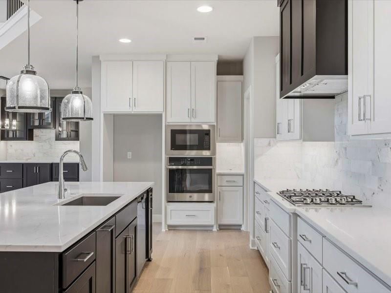 8013 Round Prairie Street — photo 14