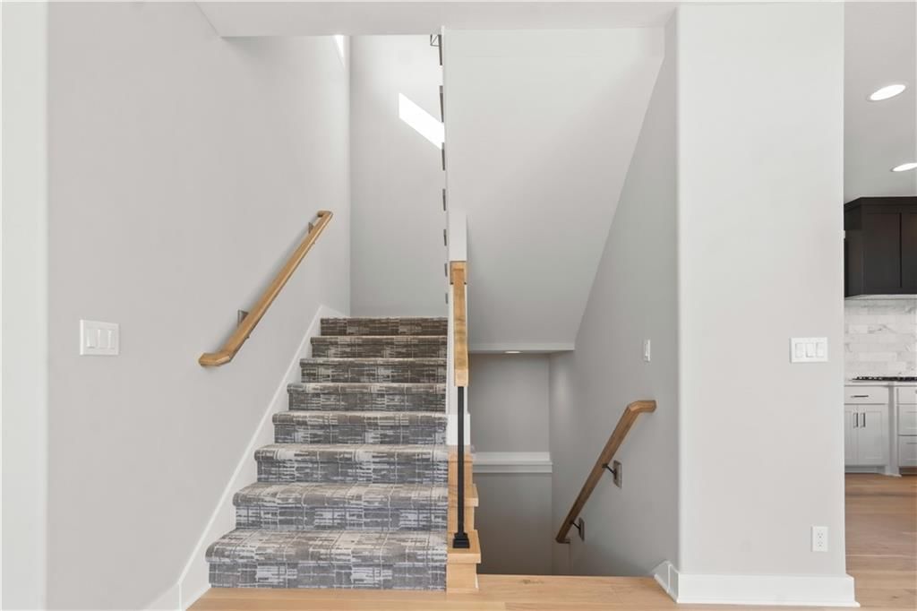 8013 Round Prairie Street — photo 39