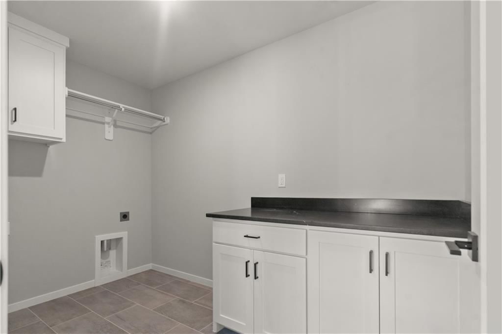 8013 Round Prairie Street — photo 41