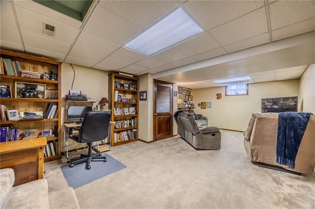 401 W 33rd Street — photo 29