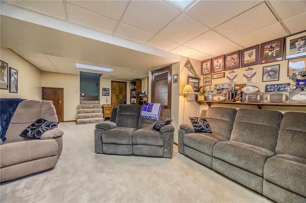 401 W 33rd Street — photo 31