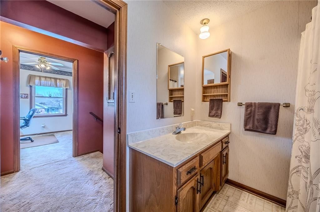 401 W 33rd Street — photo 39