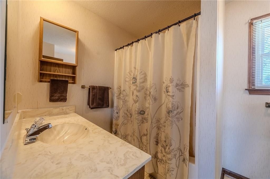 401 W 33rd Street — photo 40