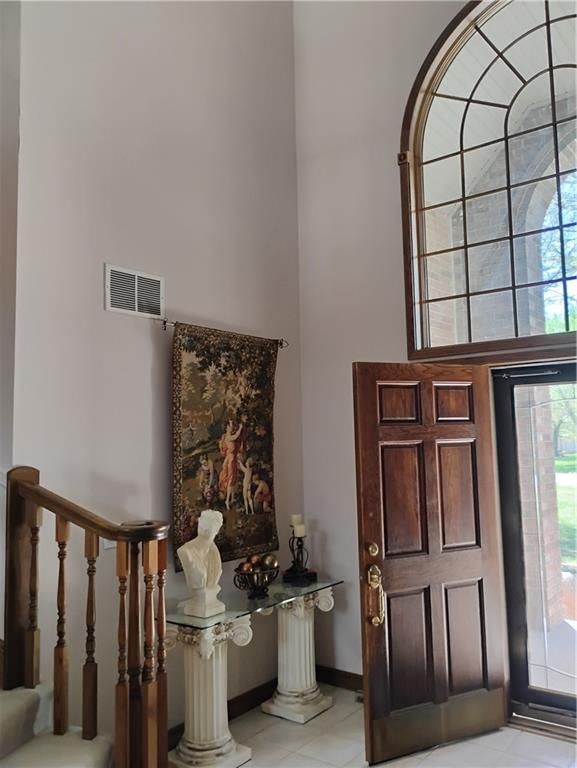 724 VILLAGE Drive — photo 14