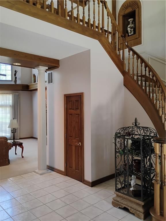 724 VILLAGE Drive — photo 15