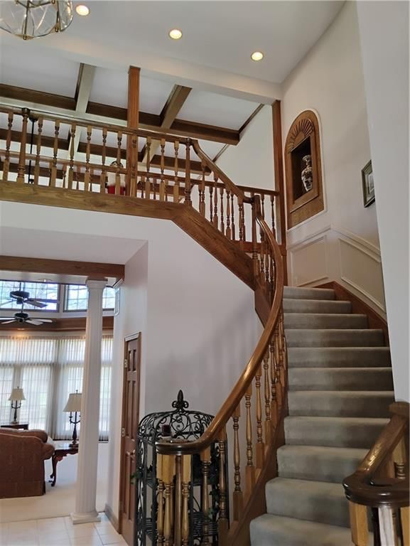 724 VILLAGE Drive — photo 16