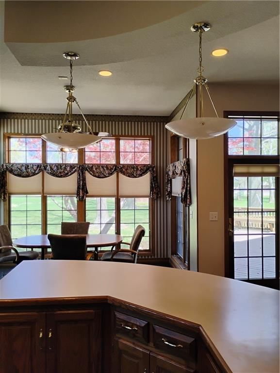 724 VILLAGE Drive — photo 36