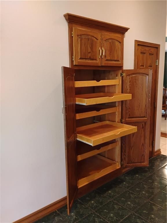 724 VILLAGE Drive — photo 41
