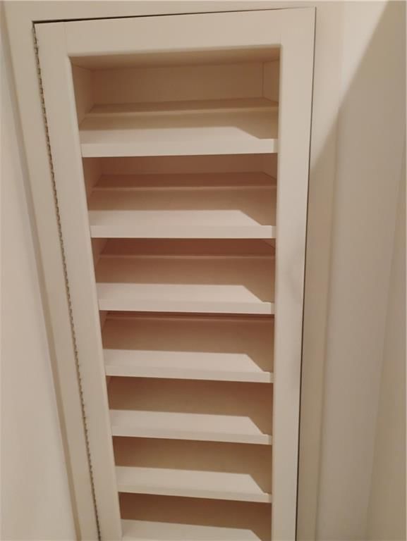 724 VILLAGE Drive — photo 56