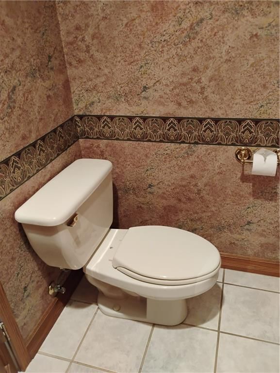 724 VILLAGE Drive — photo 58