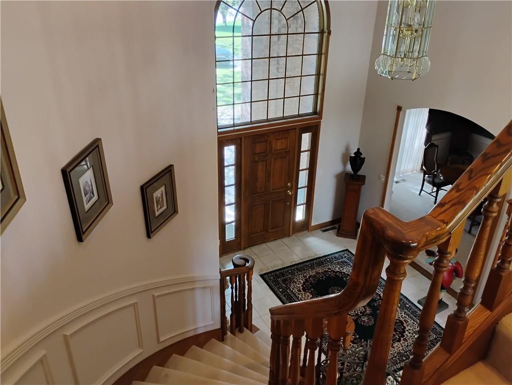 724 VILLAGE Drive — photo 59