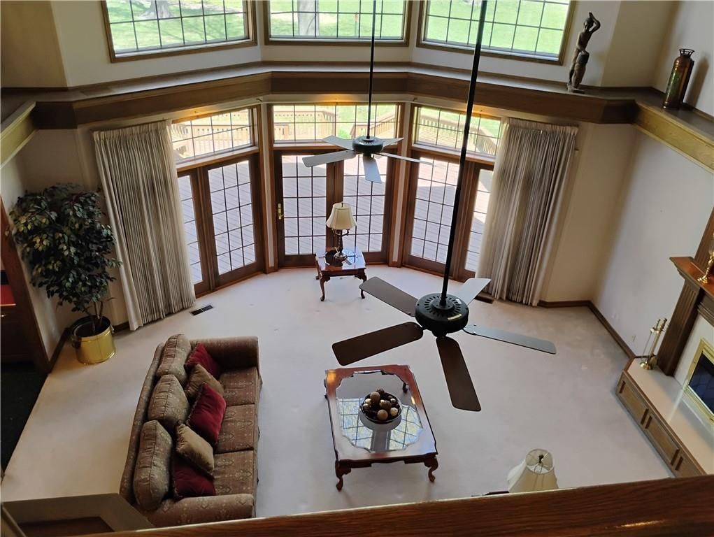 724 VILLAGE Drive — photo 61