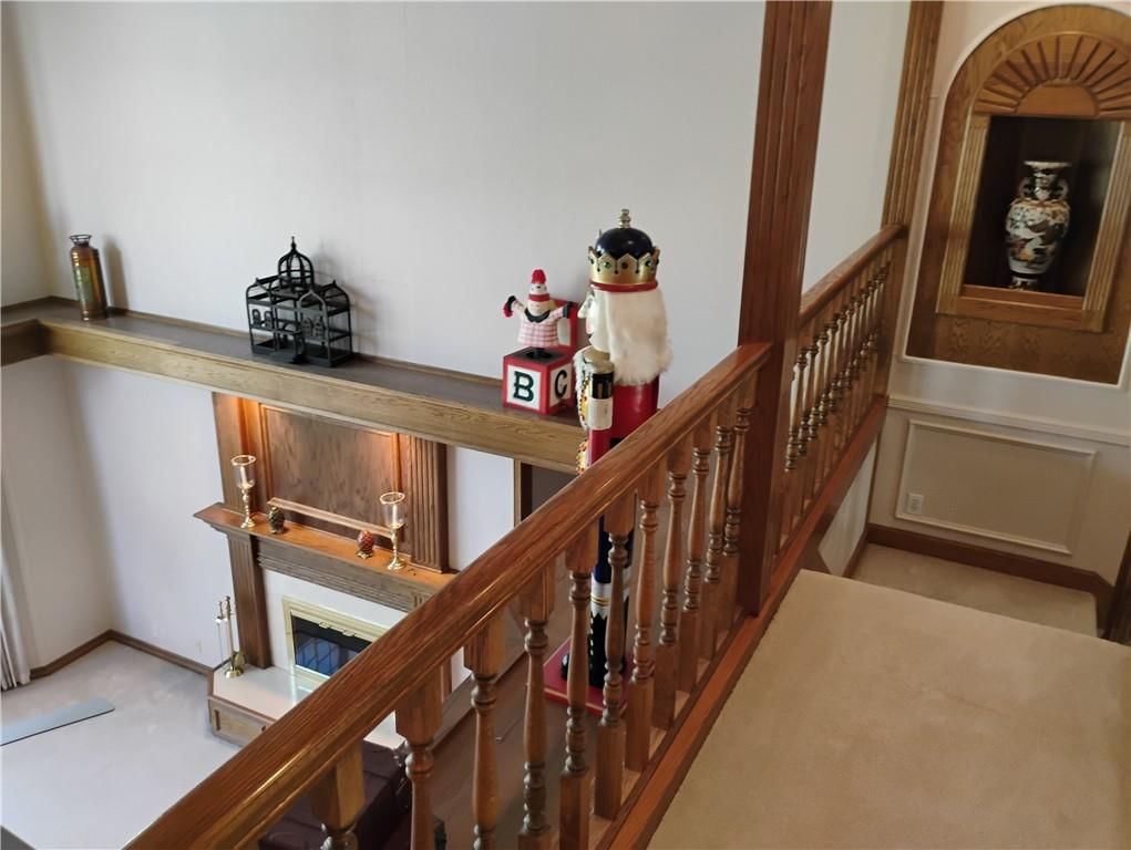 724 VILLAGE Drive — photo 64