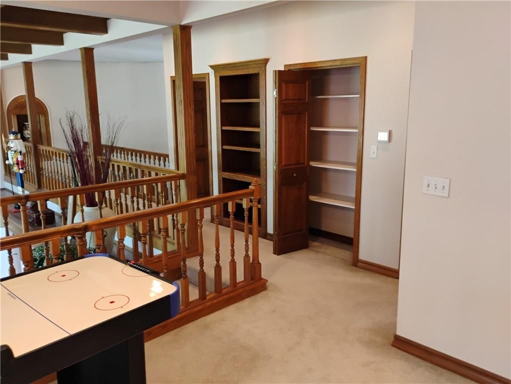 724 VILLAGE Drive — photo 66