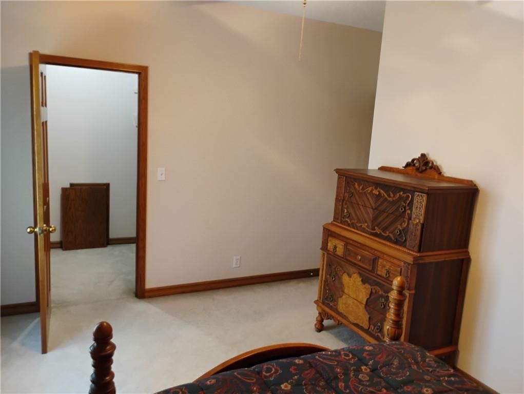 724 VILLAGE Drive — photo 68