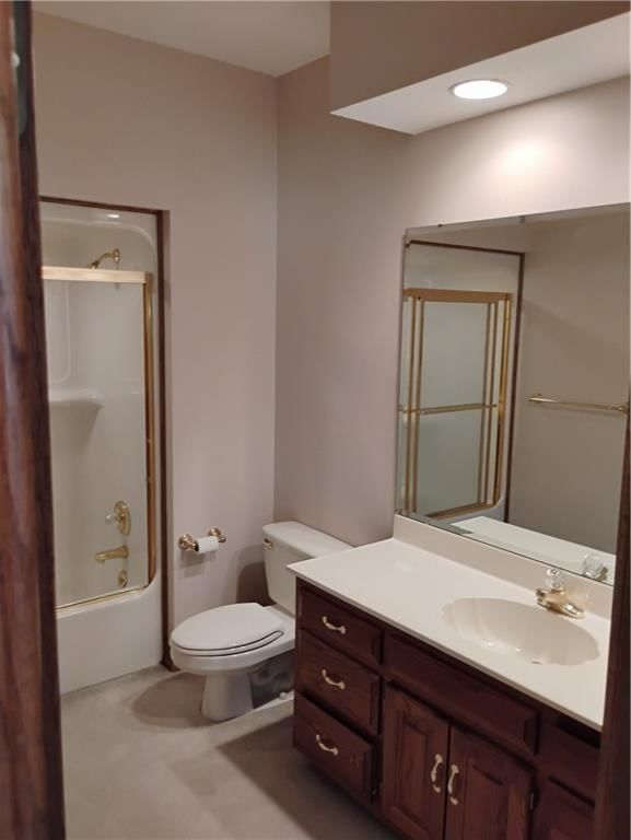 724 VILLAGE Drive — photo 70