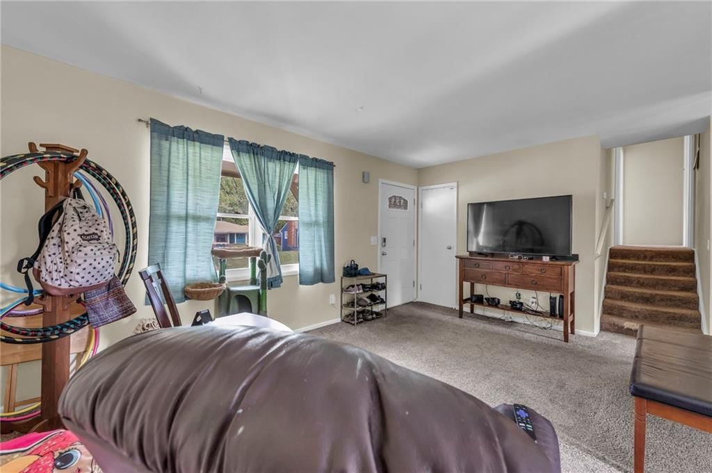 5820 N Oakley Avenue — photo 5
