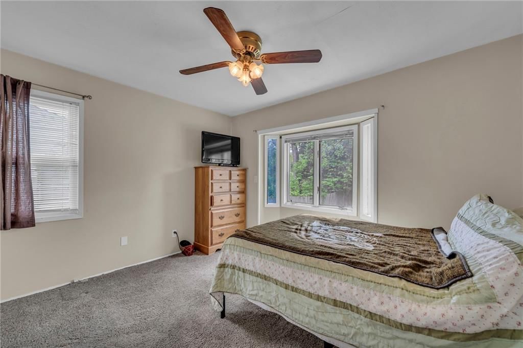 5820 N Oakley Avenue — photo 13
