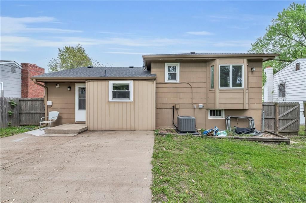 5820 N Oakley Avenue — photo 24