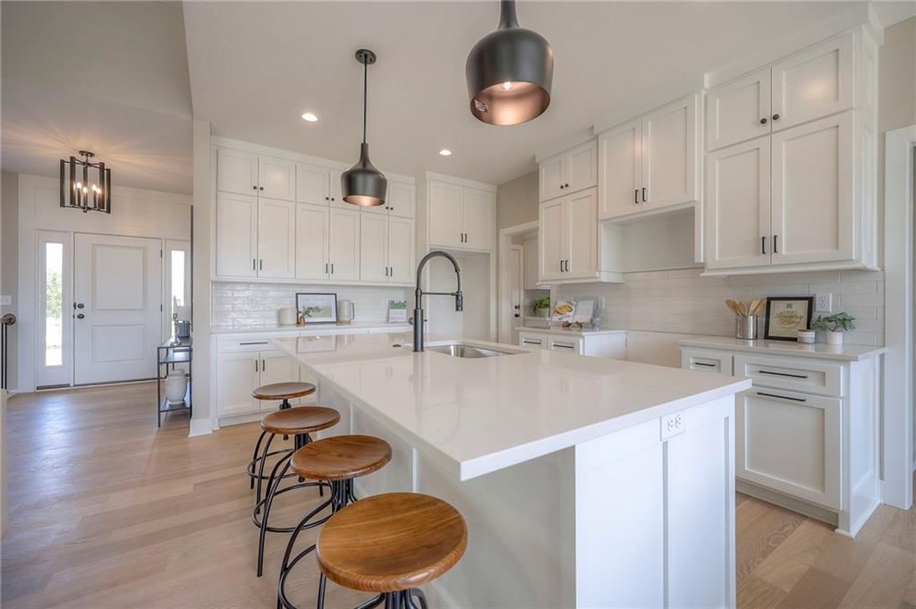21903 W 177th Terrace — photo 8