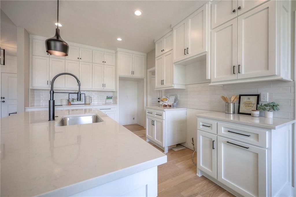 21903 W 177th Terrace — photo 9