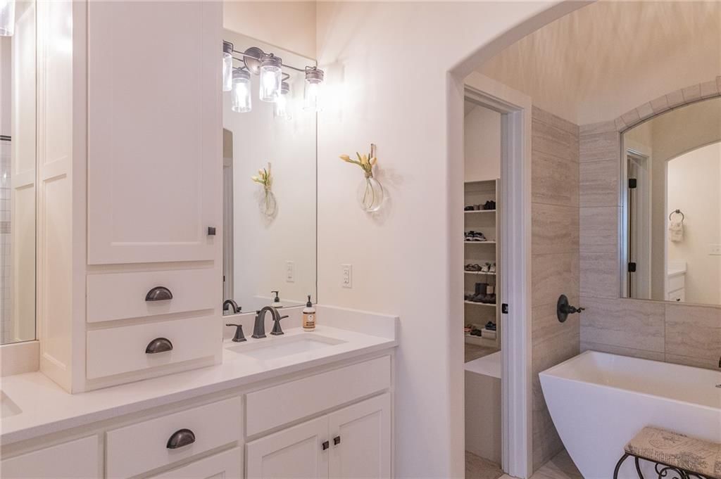 2307 W 179th Terrace — photo 34