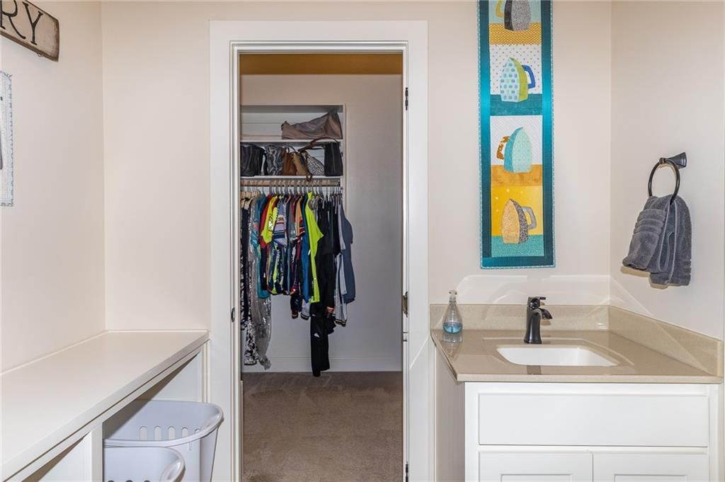 2307 W 179th Terrace — photo 40