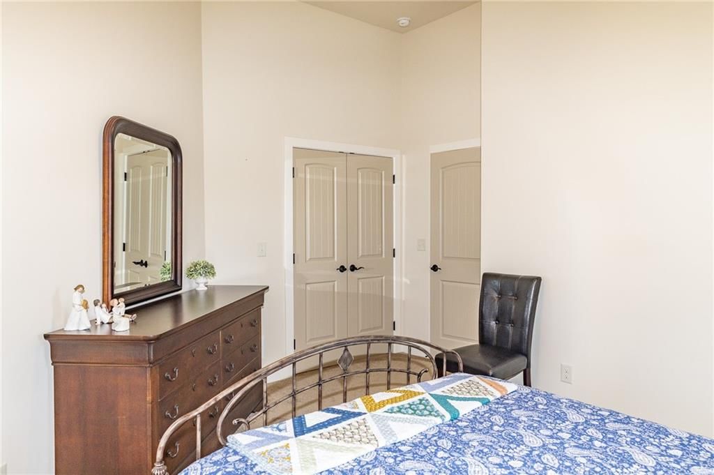 2307 W 179th Terrace — photo 44