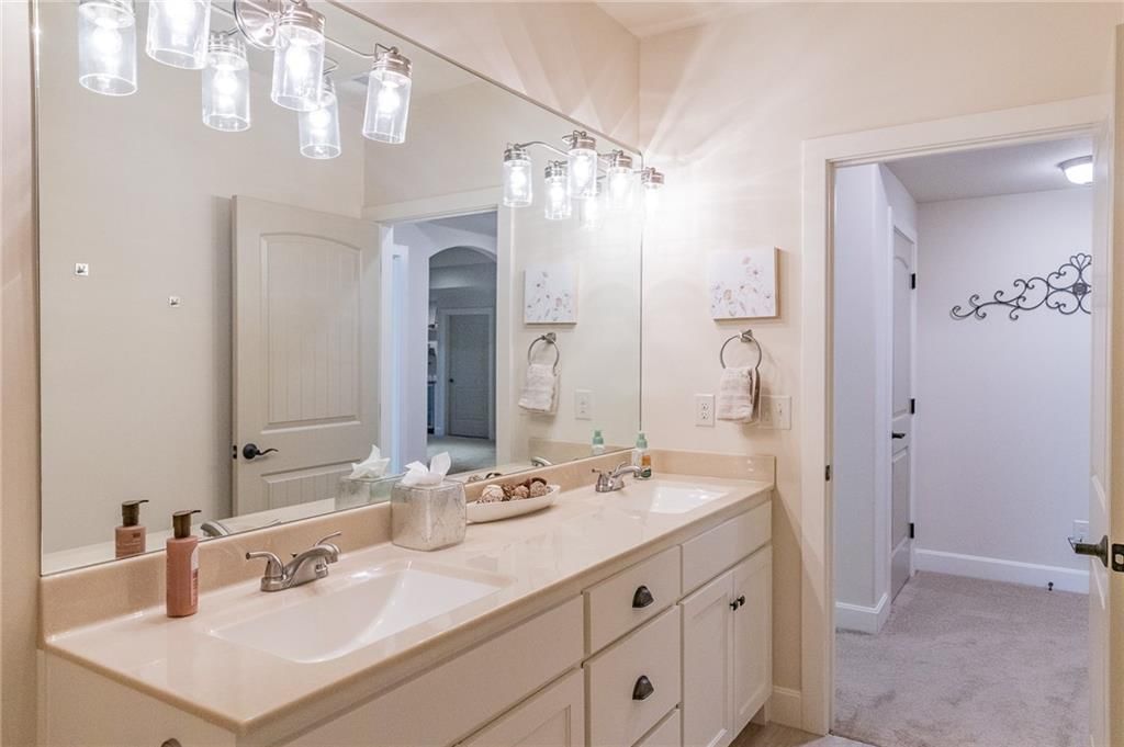 2307 W 179th Terrace — photo 59