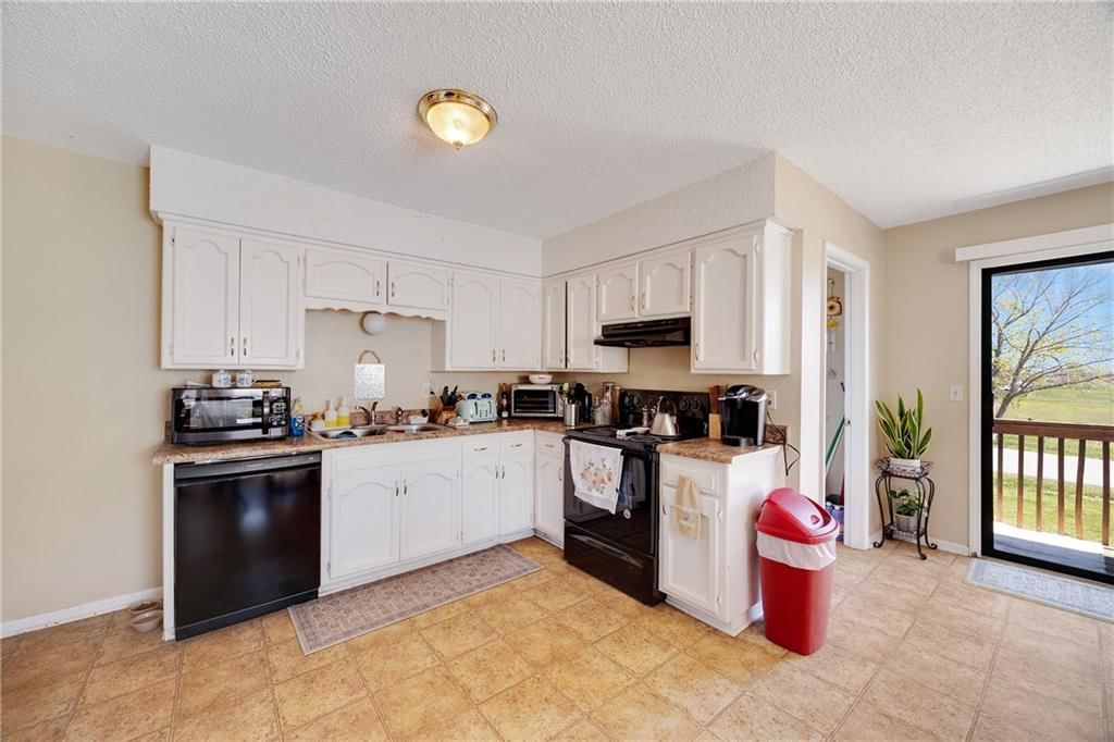 815 NW Valley Woods Drive — photo 6