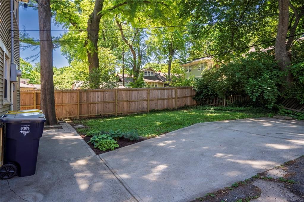 5630 Holmes Street — photo 24