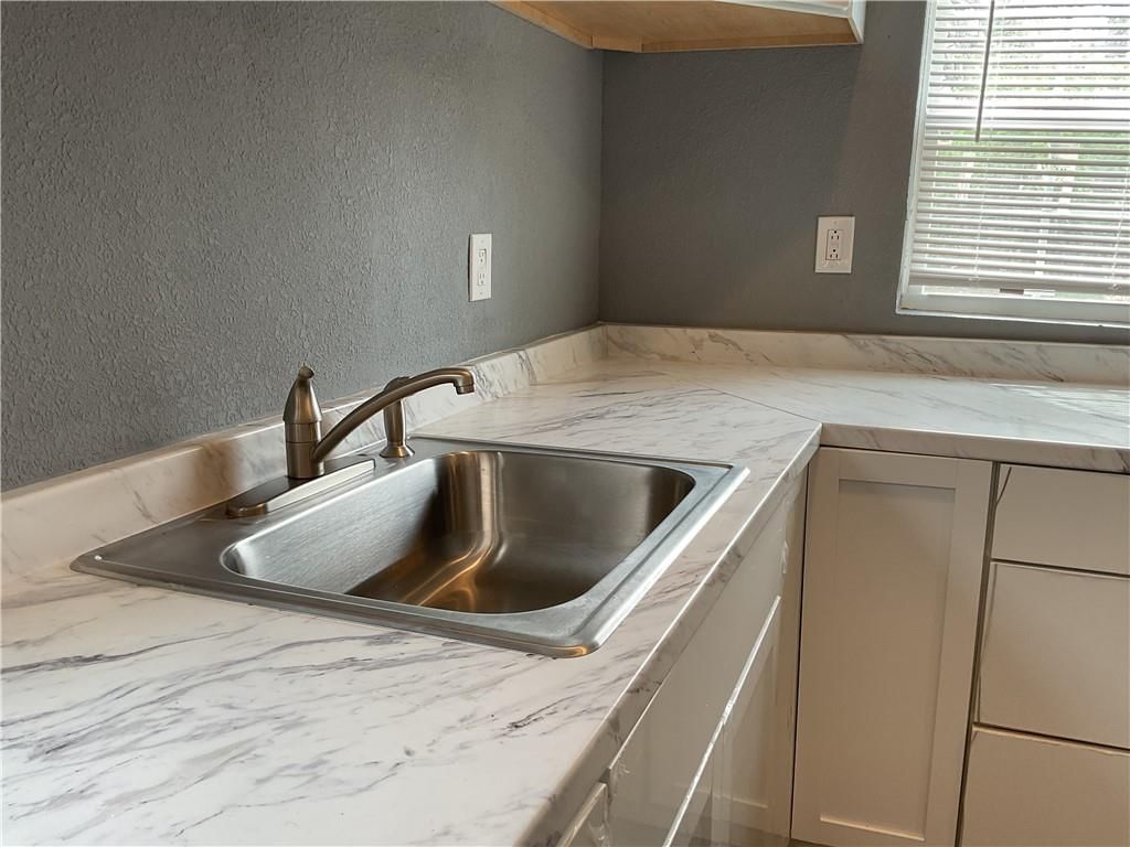 3626 Mersington Avenue — photo 6