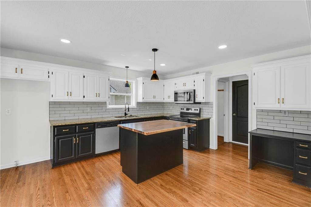 5615 Crysler Avenue — photo 6