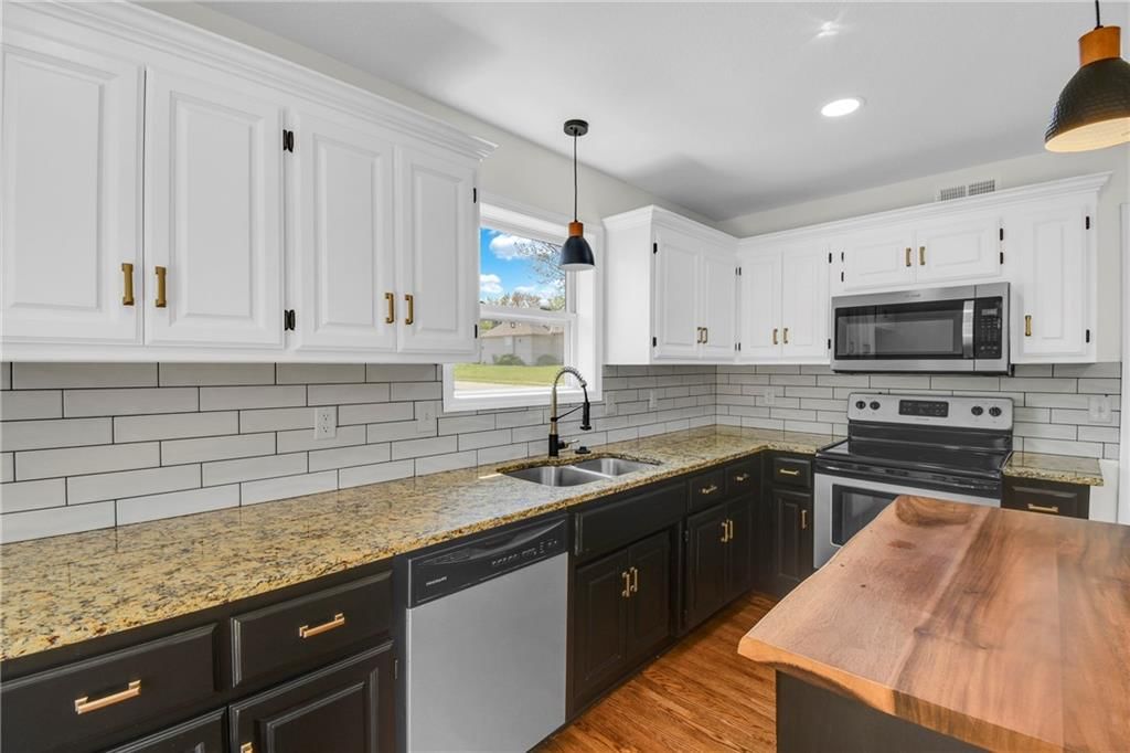 5615 Crysler Avenue — photo 8