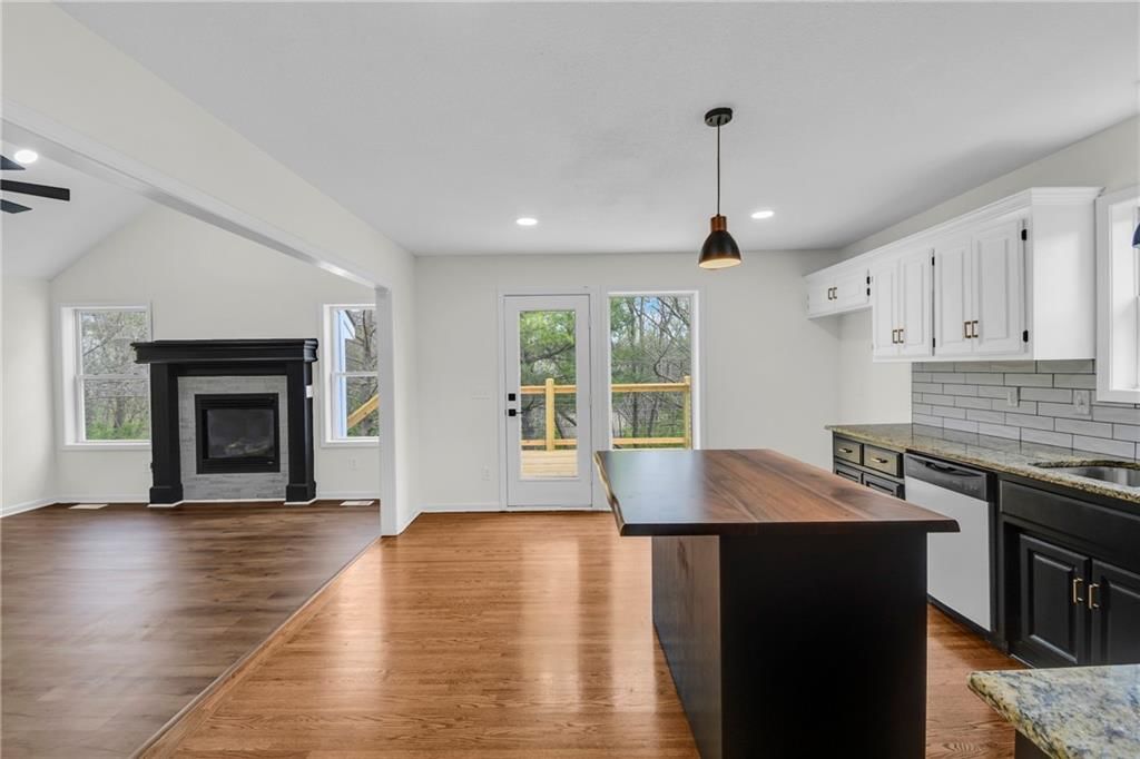 5615 Crysler Avenue — photo 9
