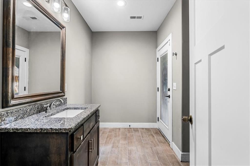 8908 N Crescent Avenue — photo 30