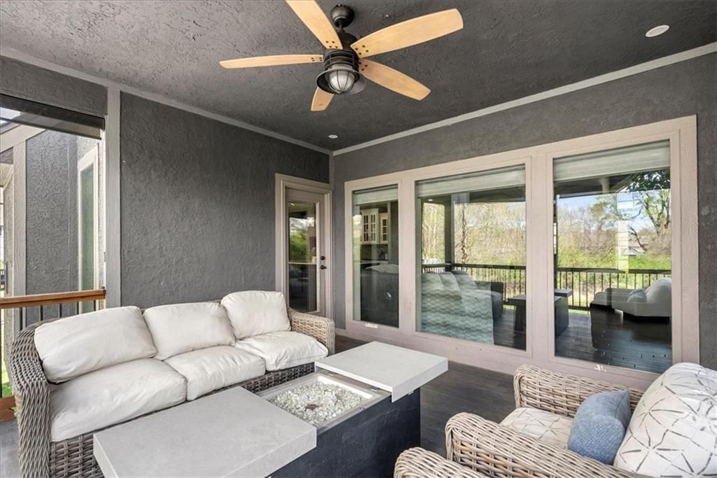 8908 N Crescent Avenue — photo 49