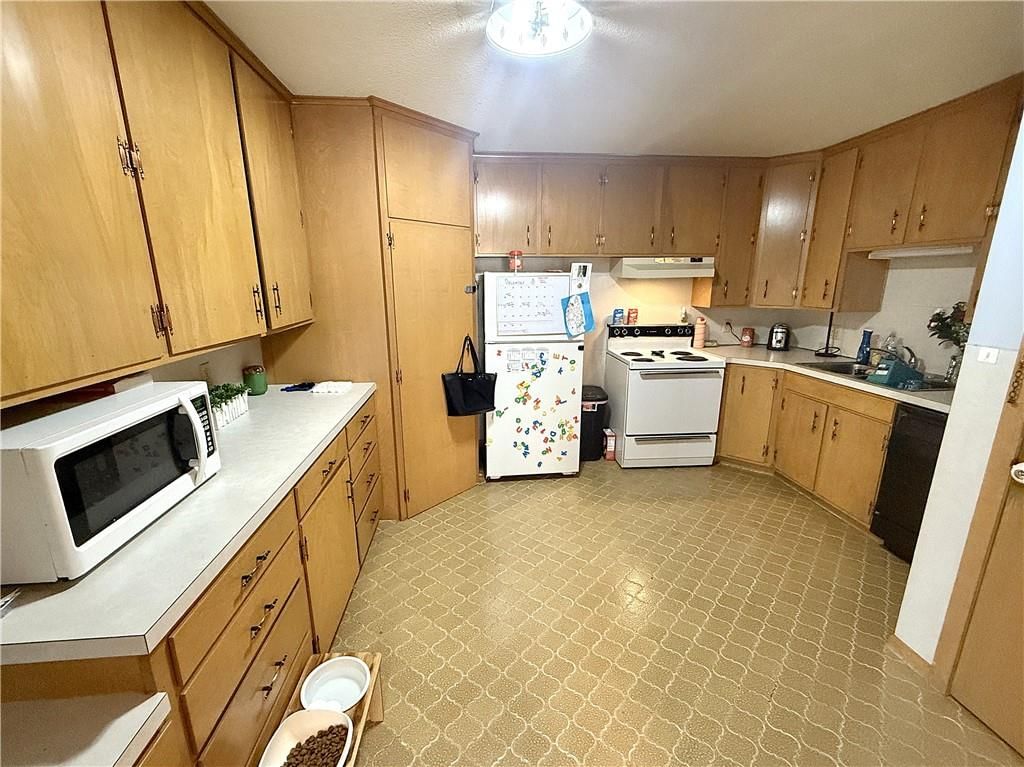 315 W 4th Street — photo 9