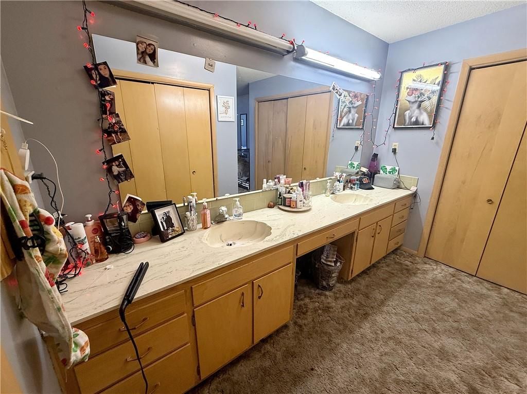 315 W 4th Street — photo 15