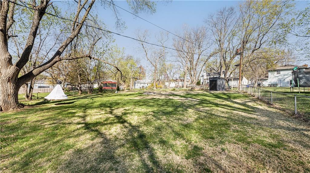10616 W 90th Street — photo 16