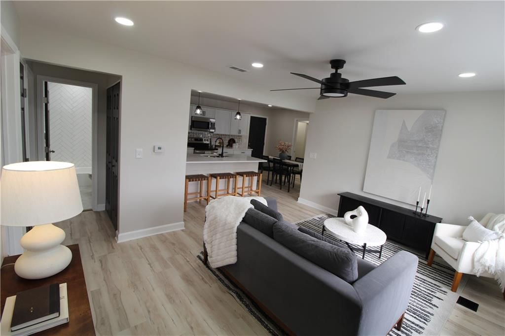 1017 S Brockway Street — photo 5